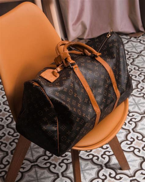 como saber si un bolso de louis vuitton es falso|Cómo saber si la bolsa Louis Vuitton es .